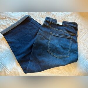 Brand New Lane Bryant Size 26 Dark Blue Denim Capris.